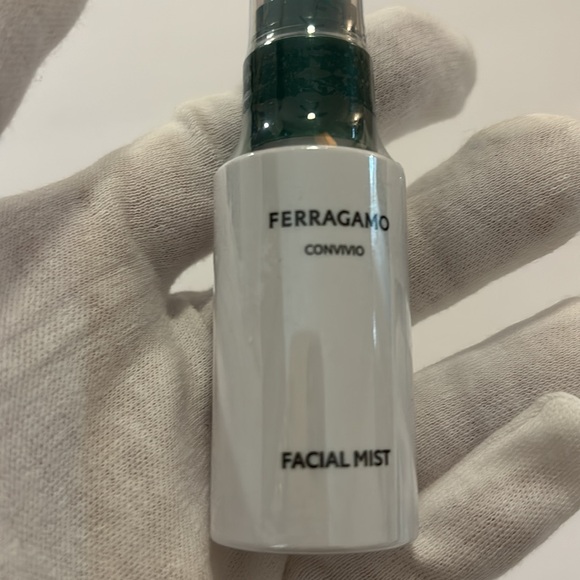 Ferragamo toiletry bag with body lotions & facial mist travel size 30ml NEW - Picture 5 of 8